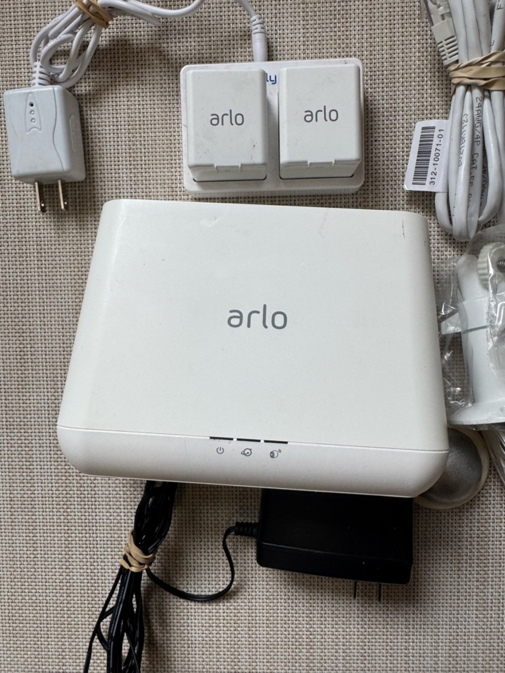 Arlo Bundle – Charger + Batteries + Extras (AS-IS)